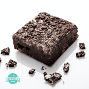 https   leafly public.s3 us west 2.amazonaws.com products photos CWGeQoiQtW9aNtAOffzw Cookies N Cream brownie square